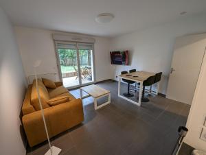Bel appartement de standing Rdc, Terrasse, Parking sécurisé