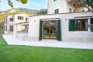 Tranquil Retreat Sunset Views