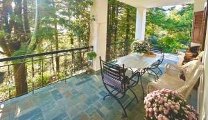 Forest cottage top of the world