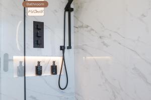 3BR House By MyStayUK Short Lets & Serviced Accommodation Manchester With Free Wifi & Free Parking