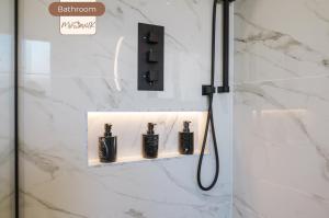 3BR House By MyStayUK Short Lets & Serviced Accommodation Manchester With Free Wifi & Free Parking