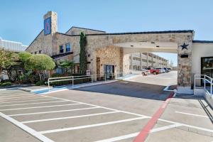 Motel 6-Dallas, TX - Forest Lane