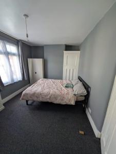 Grangewood Avenue, Rainham, RM13 9PA