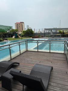 Staycation and WFH with Netflix and Pool for up to 4 guests