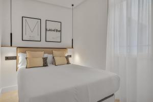 Lovely apartment & balcony by ELE Apartments