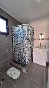 Casa en Tandil amplio patio verde parrilla y wifi