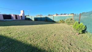 Casa en Tandil amplio patio verde parrilla y wifi