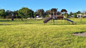 Casa en Tandil amplio patio verde parrilla y wifi