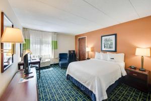 Double Room - Disability Access - Non-Smoking room in Motel 6-Milford CT