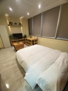 Estudios 85 - Cerca de Madrid, Toledo y Parque Warner