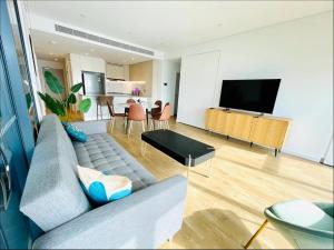 Waterview Family Residence at Rhodes with 3 bedrooms, Parking