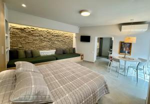 AVLI Central Athens Hideaway Walk toAttractions