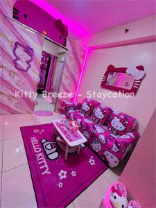 Kitty Breeze Staycation