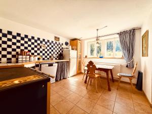 Haus Freistabl - Uriges Bauernhaus für 6 Personen mit Sauna & Bergblick im Ötztal