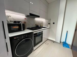 Elegant Studio Stay in Binghatti Tulip Dubai