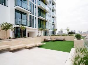 Elegant Studio Stay in Binghatti Tulip Dubai