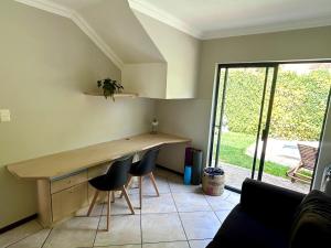 Spacious Seaside Escape - Pool,Fireplace,Great view