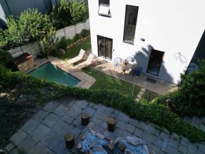 Spacious Seaside Escape - Pool,Fireplace,Great view