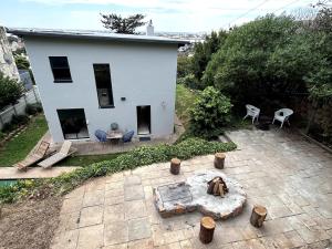 Spacious Seaside Escape - Pool,Fireplace,Great view