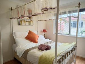 Air conditioned Holiday Dream Castle Youth Hotel