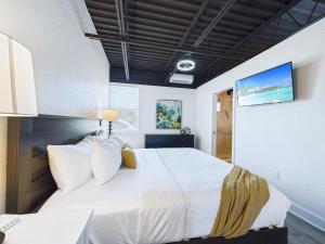 Loft Getaway Near Port & Beach -Unit 203