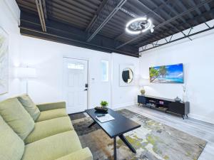 Stylish Loft Minutes from Beach & Port - Unit 204