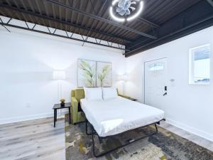 Stylish Loft Minutes from Beach & Port - Unit 204