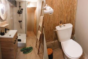 Appartement Jungle Cosy - Bureau & Fibre - 10min du Futuroscope