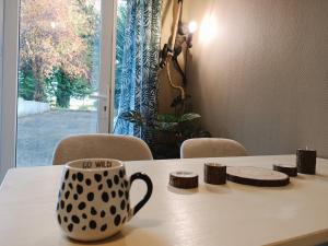 Appartement Jungle Cosy - Bureau & Fibre - 10min du Futuroscope