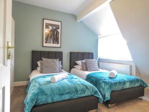 Tudors eSuites - Spacious 5 Bedroom House - #101R