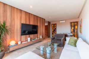 Azur Apartment pool & design