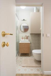 Red Roof Apartments Old Town