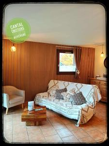 Rivière et Lodge 4 étoiles - Auvergne - Cantal SU