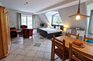 UNSERE 1-RAUM-PERLE MIT GROSSER TERRASSE im Bernsteinhaus Zingst - 6 -