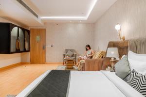 Hotel TuLip Near Delhi Airport,A block road no 4 street no 10 mahipalpur new delhi