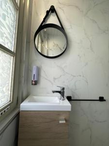 Petit studio rénové en centre ville - Apt8