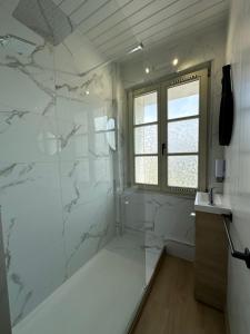 Petit studio rénové en centre ville - Apt8