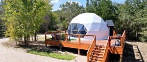 Beautiful Lofted Dome with Cozy Deck and Charming Design in Elgin, Texas