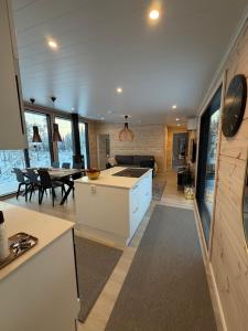 Modern VillaJoenhelmi with jacuzzi and sauna