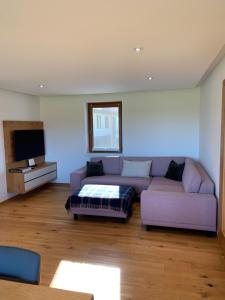 Hiša nad izvirom reke Krke