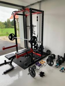 Hiša nad izvirom reke Krke