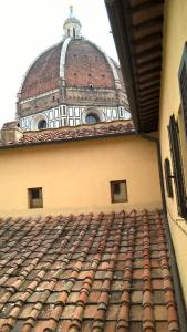 Charming & relaxing apt in Florence img23