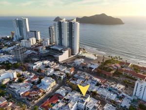 Cozy apartment just two blocks from the beach