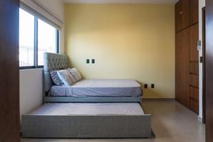 Cozy apartment just two blocks from the beach