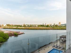 Marina view pool and restaurants nearby