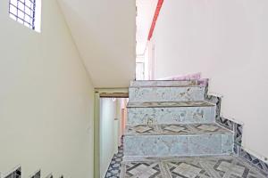 Super Hotel O Rajmahal