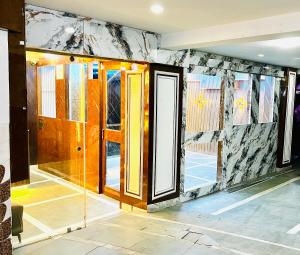 Taj 3 Star Hotel Near 200mtr Taj Mahal Agra