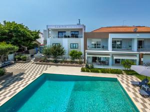 EllinFos Apartments