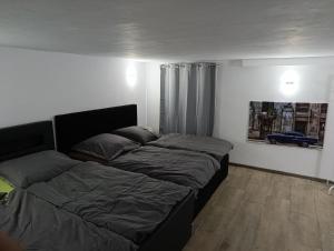 100 qm Apartment,WLAN, TV free Parking,24 h check-in, ,full kitchen,Untergeschoss ,