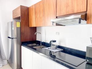 Beautiful apartment 3 blocks from the beach